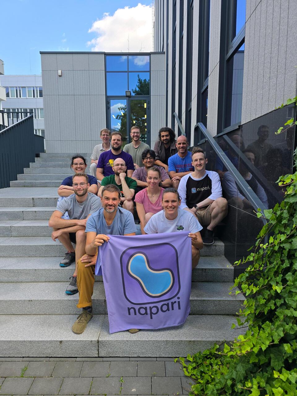 naPLari group photo